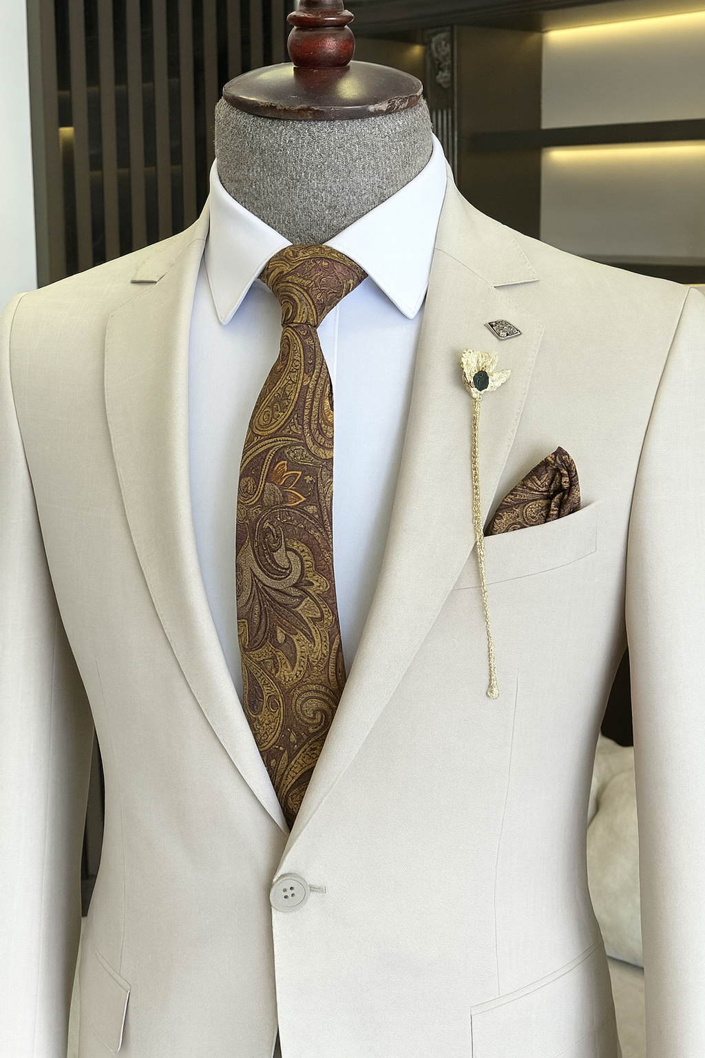 ITALIAN FIT MEN'S BEIGE SUIT BY ITALIAN VEGAÂ® (3-Piece)
