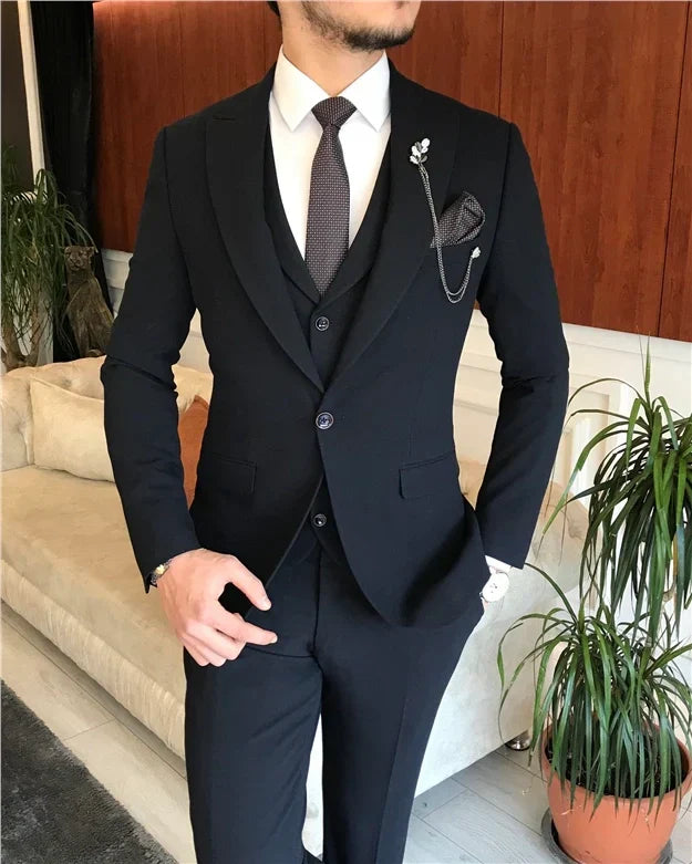 ITALIAN FIT MEN'S CHARADE SUIT BY ITALIAN VEGAÂ® (3-Piece)