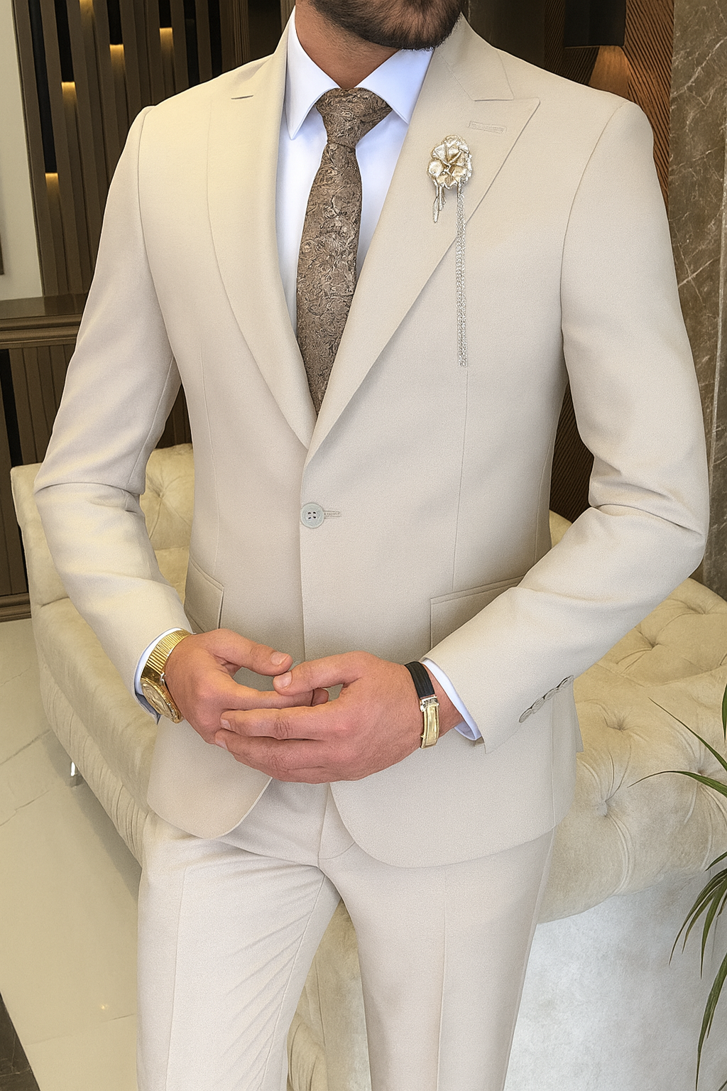 ITALIAN FIT MEN'S BEIGE SUIT BY ITALIAN VEGAÂ® (3-Piece)
